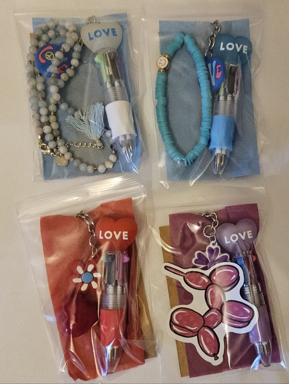 Set of 4 Bags | Squishy, 4-Color Pen, Keychain & Thank You Card NEW | Favor Bags - Picture 7 of 7